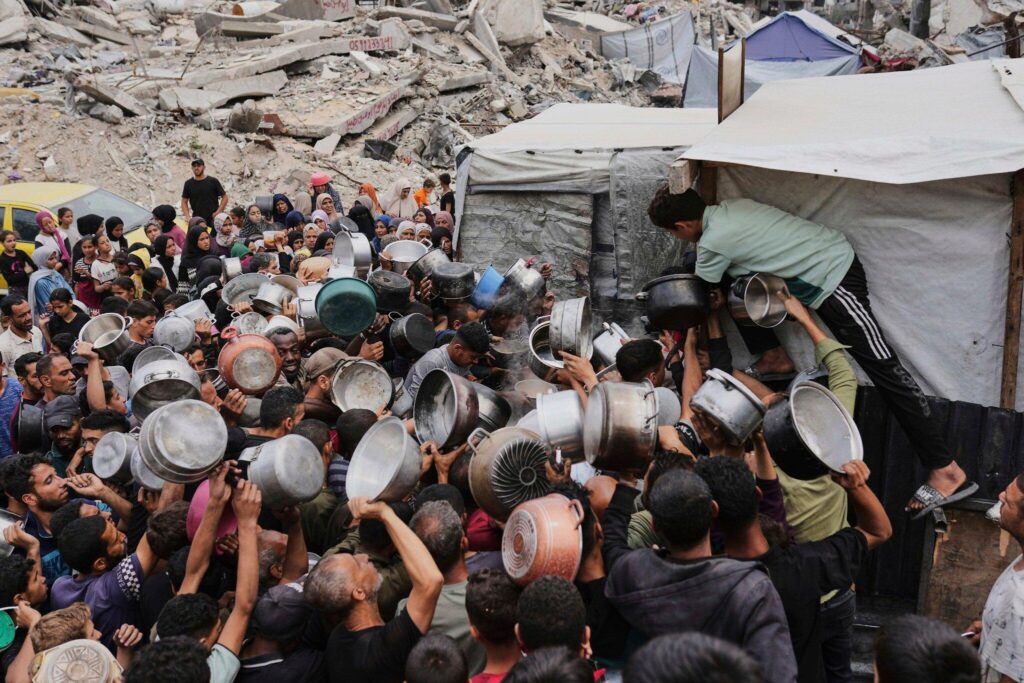 Settlers steal IDF tent erected to prevent Palestinian encampment