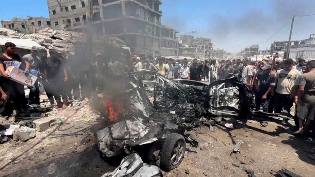 Israeli air strike injures 14 in Gaza City