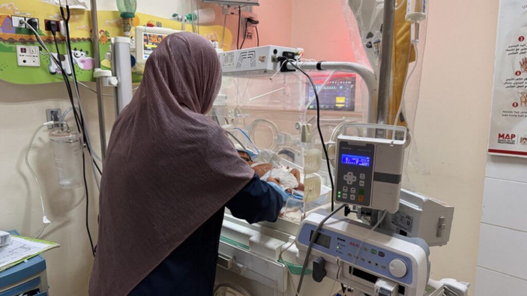 Power cuts plunge Gaza hospitals into darkness as Israel’s attacks persist